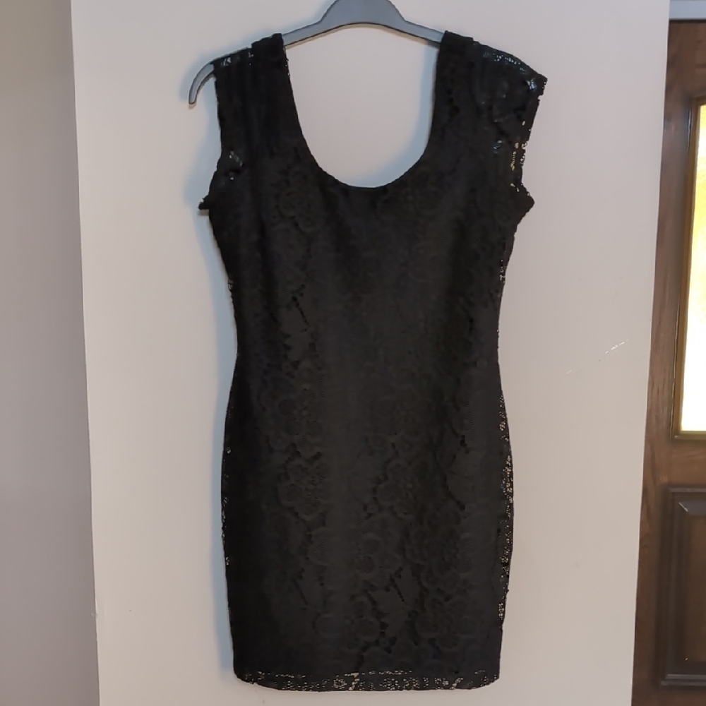 Snap Black Sleeveless Sheath Mini Dress